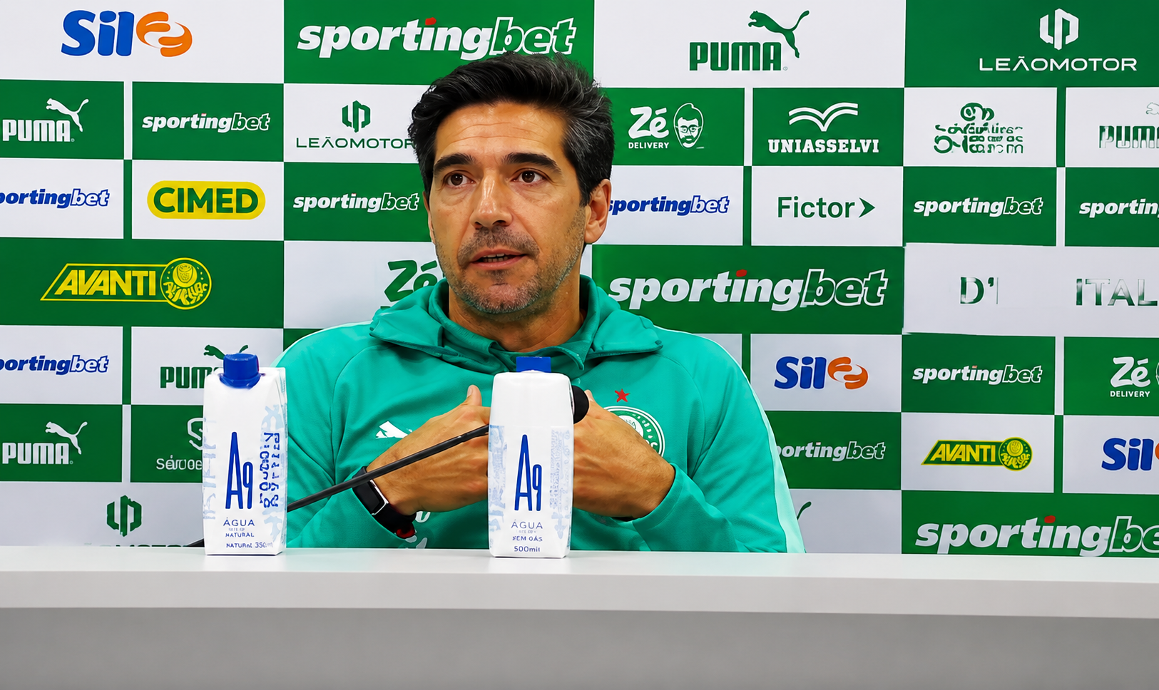 Abel critica imprensa na classificação do Palmeiras: ‘São os da mídia, alguns da imprensa, falam mal do Palmeiras’