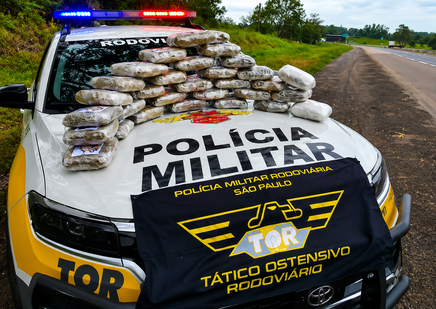 TOR apreende mais de 15 quilos de skunk escondidos em forno dentro de ônibus na Marechal Rondon