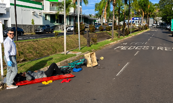 Idoso e motociclista ficam feridos após acidente entre bicicleta e moto em Birigui
