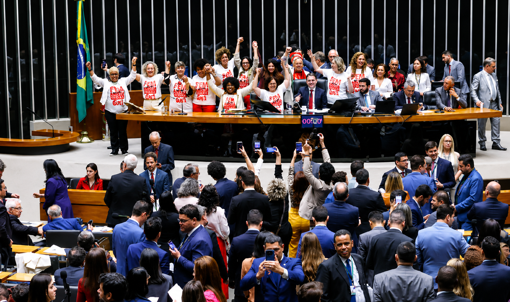 Fim da escala 6x1: Câmara aprova PEC; como votaram deputados e partidos nos dois turnos