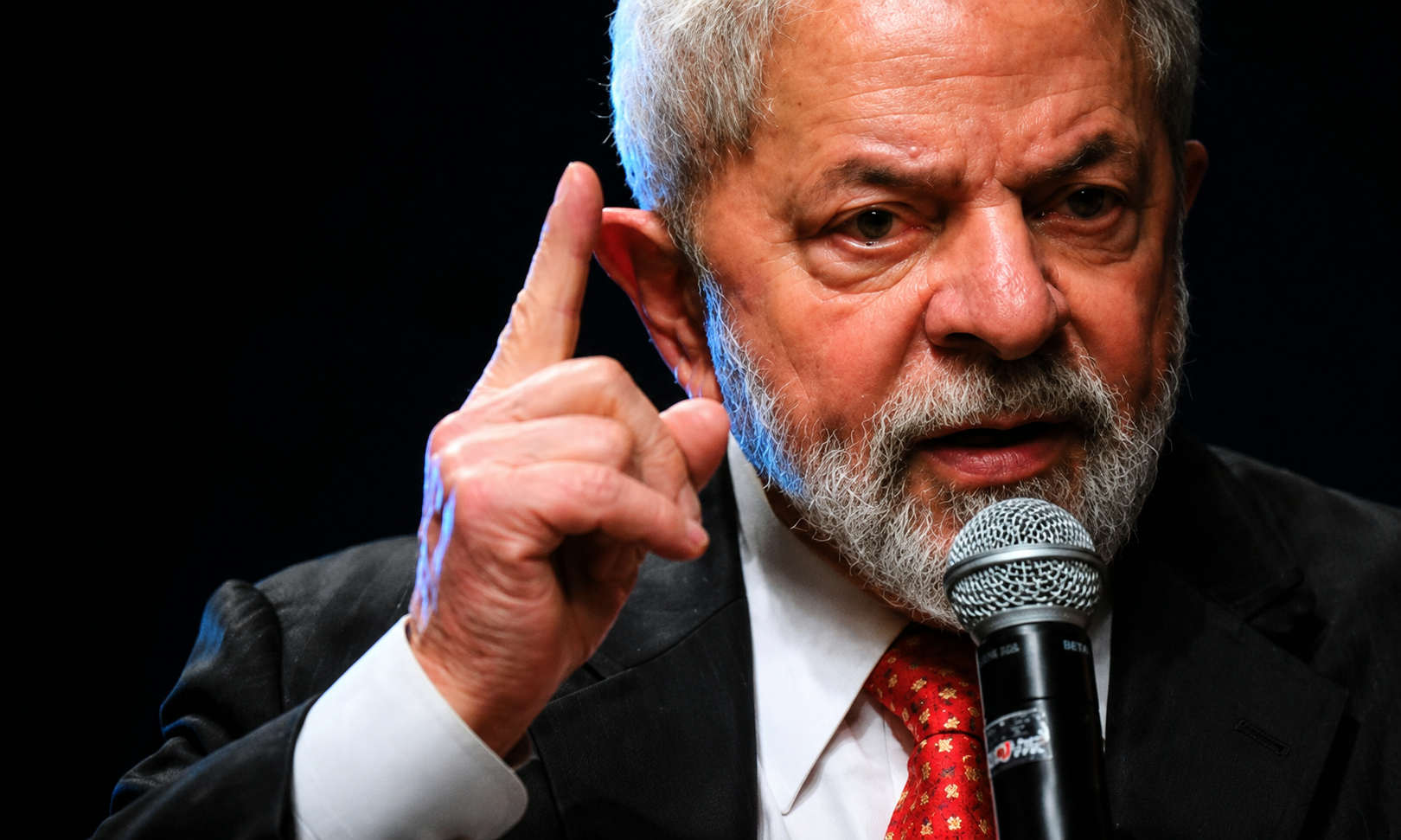 Lula cobra respeito e rejeita interferência dos EUA