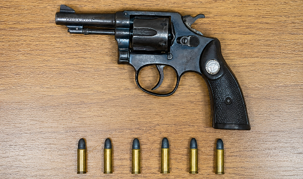 Homem com arma em casa é preso pelo BAEP e tinha mandado por homicídio em Araçatuba
