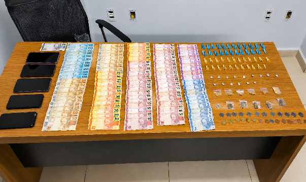 Três são presos por tráfico de drogas após denúncia no bairro Mão Divina, em Araçatuba
