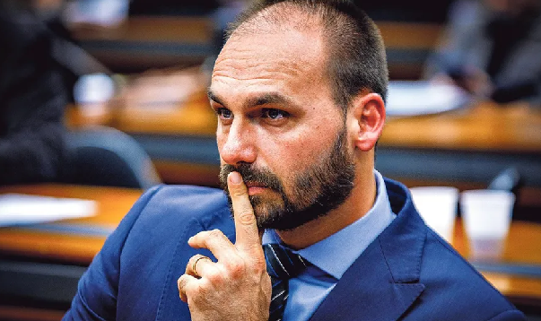 STF forma maioria para condenar Eduardo Bolsonaro por coação processual