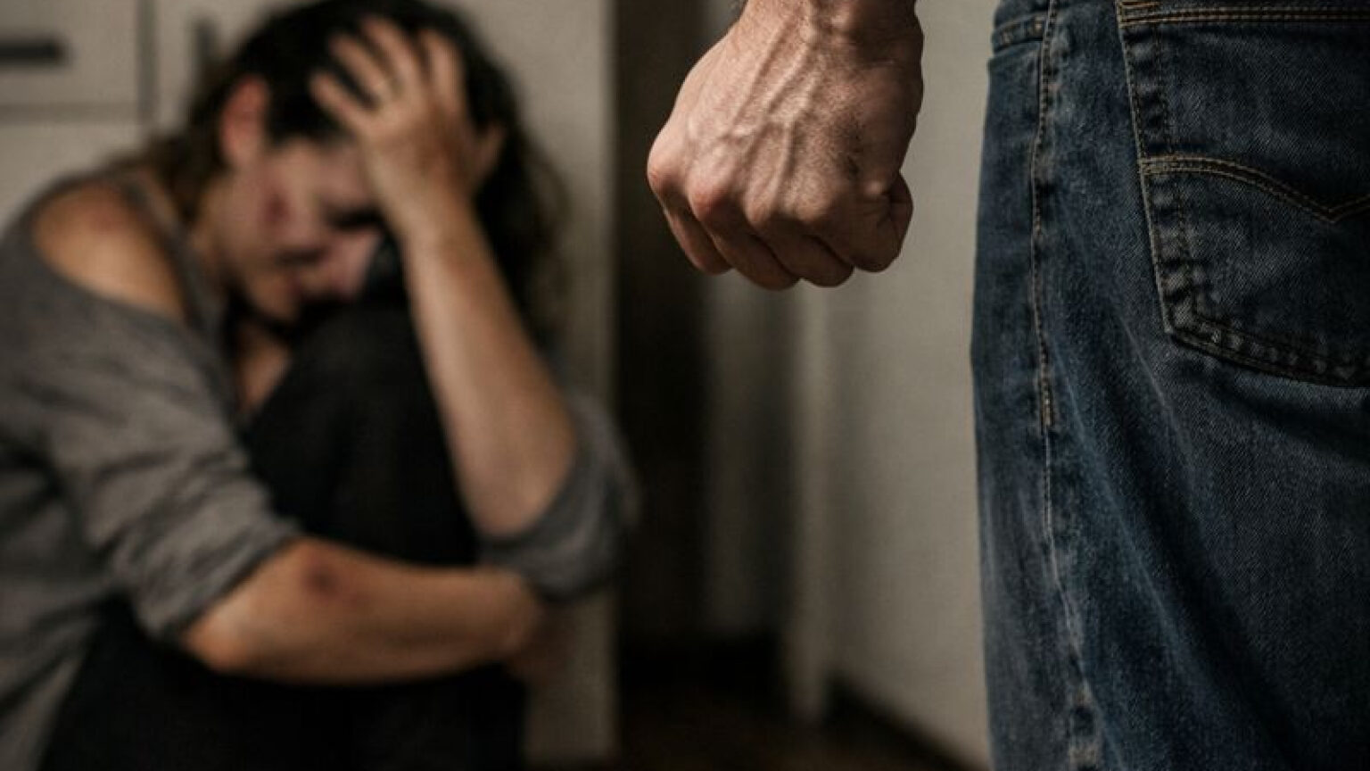Homem ignora Justiça, invade casa, agride ex e vai direto para a cadeia em Birigui