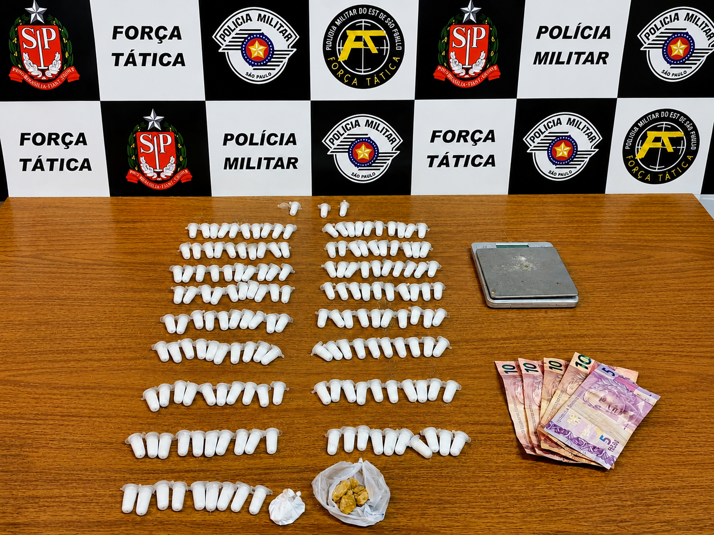 Casa caiu! Força Tática prende homem com cocaína e crack em Araçatuba