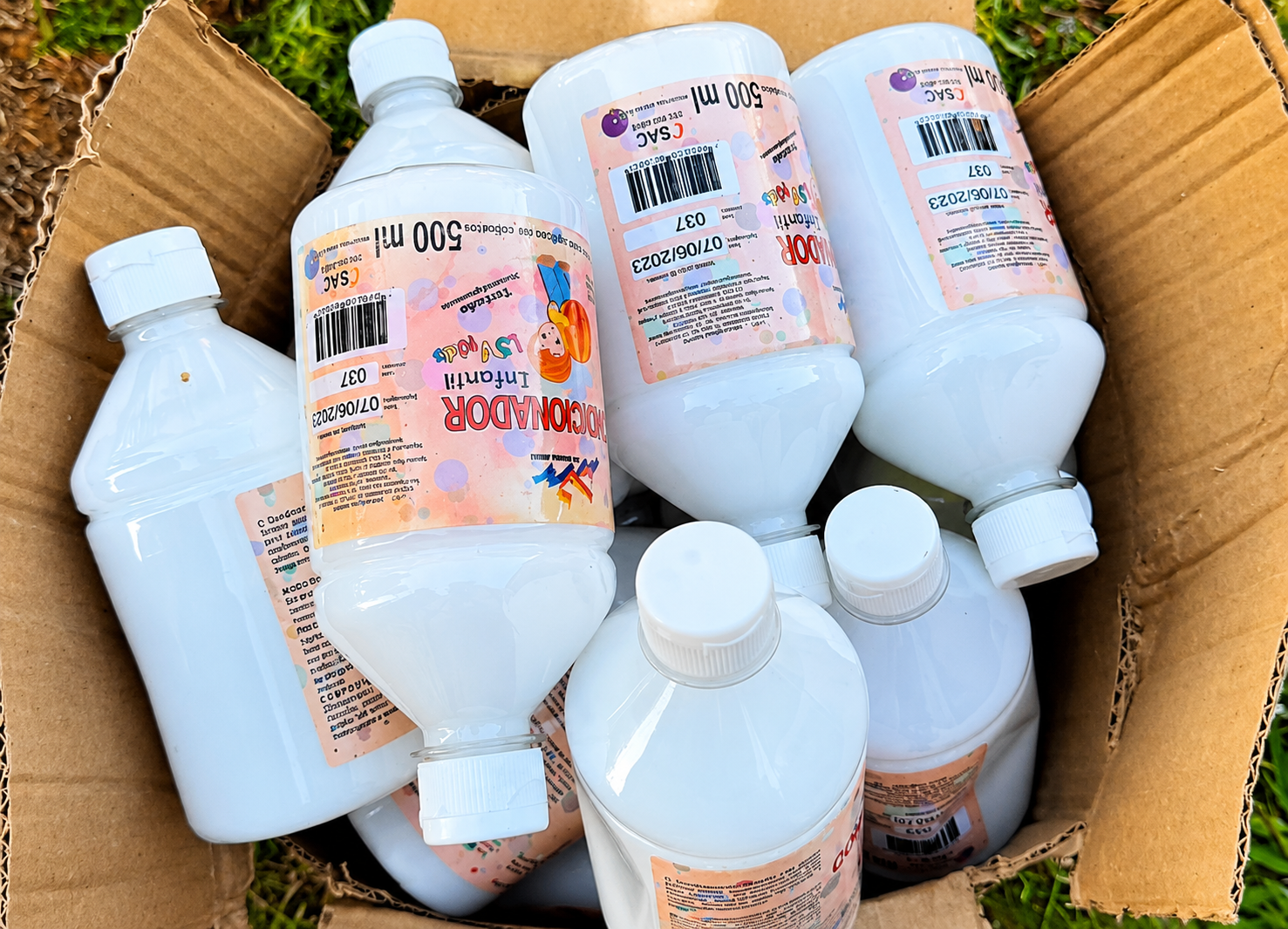 Que bonito, hein? Materiais escolares viram brinde de festa junina e vereadores acham montanha de produtos vencidos em escolas de Birigui