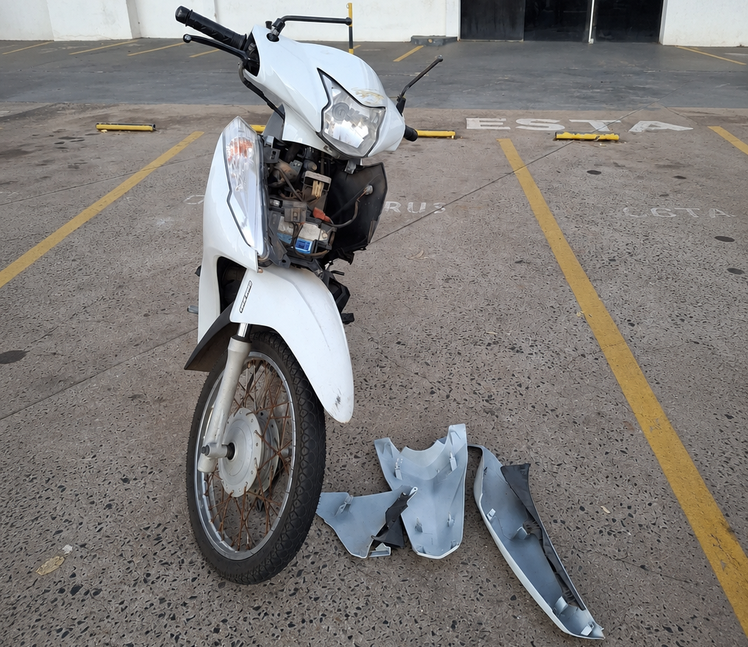 Duas mulheres ficam feridas após batida entre carro e motoneta em Birigui