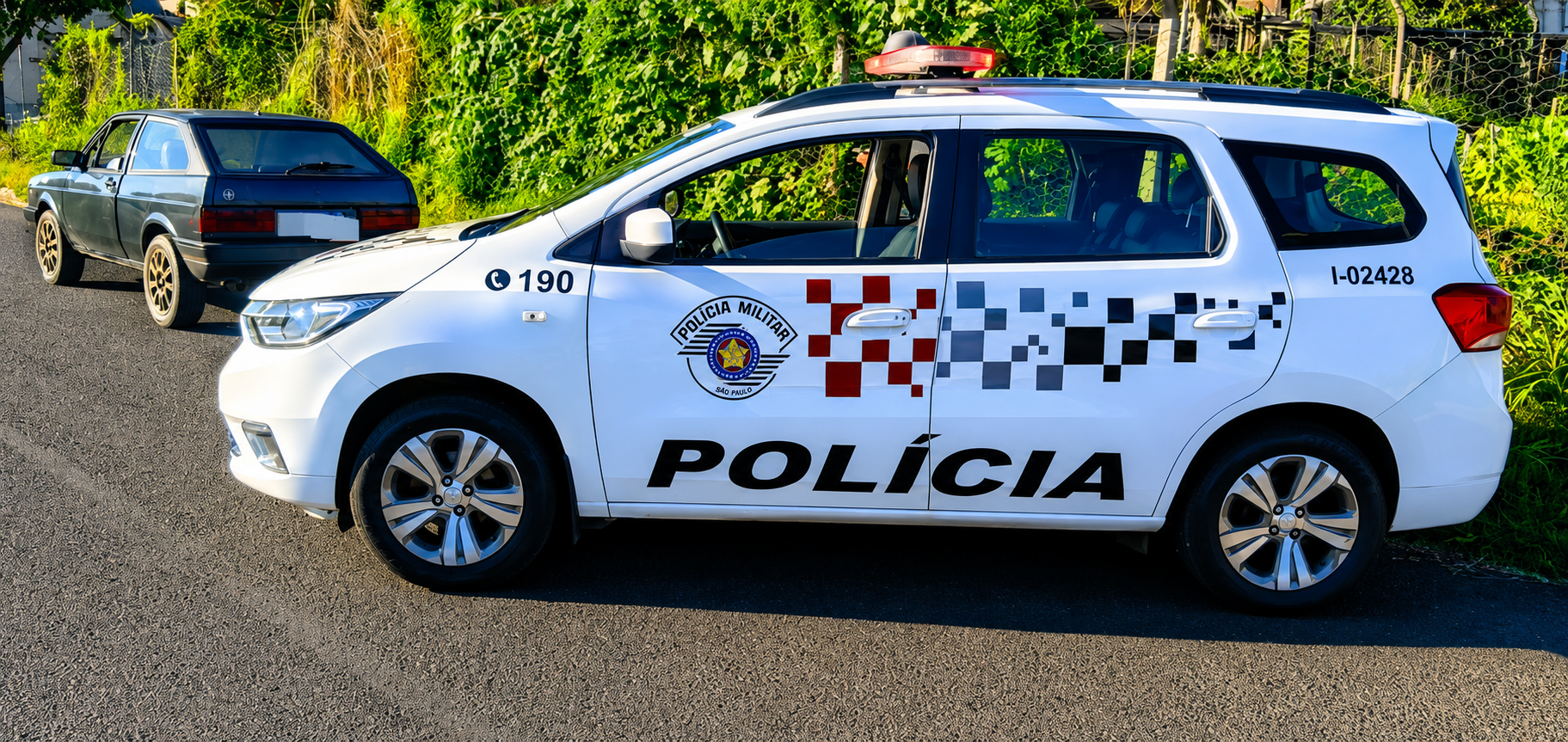 Achou rápido! PM encontra Gol furtado abandonado e sem bateria no Cidade Jardim