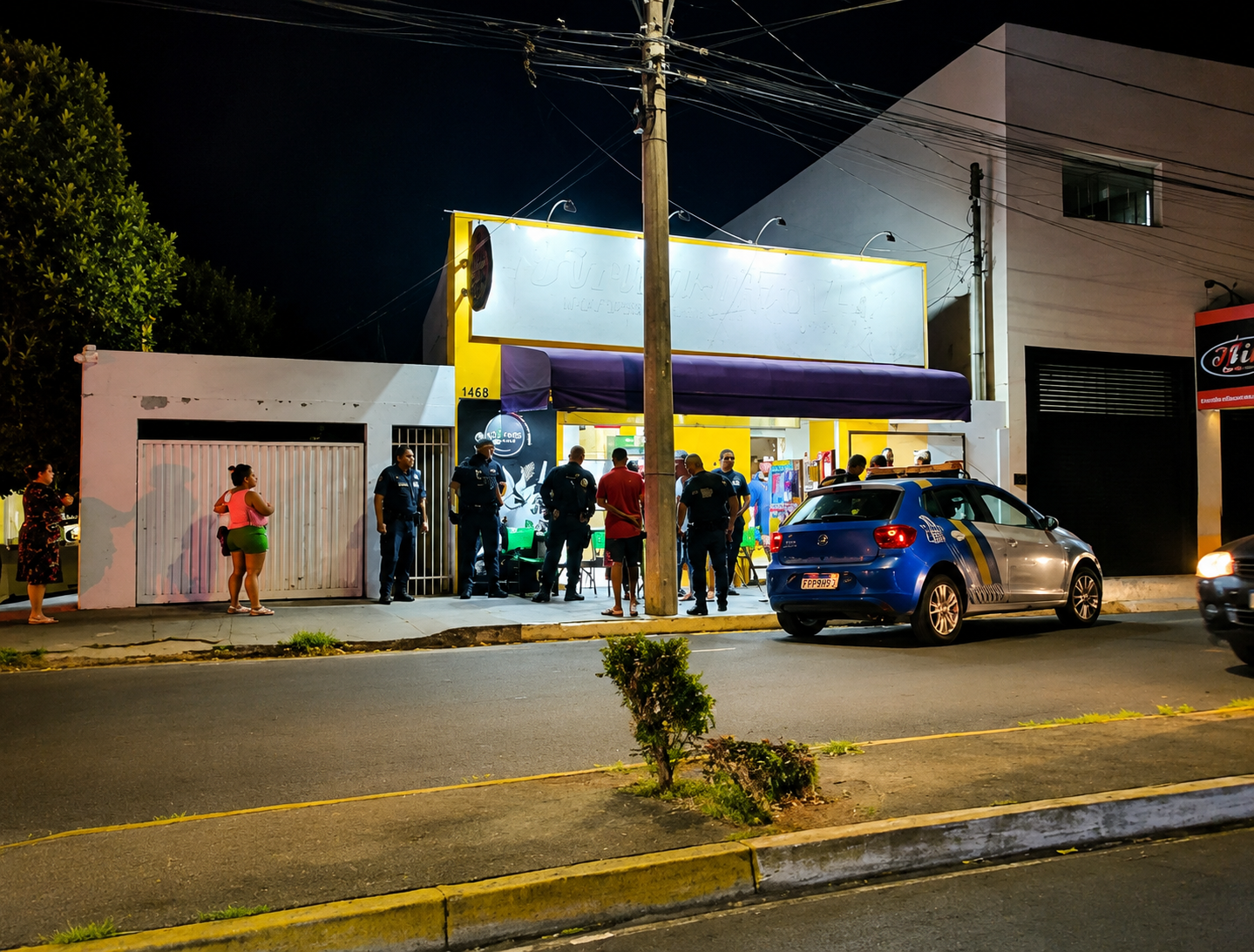 O pau quebrou na sorveteria! GCM é chamada após barraco entre mulheres