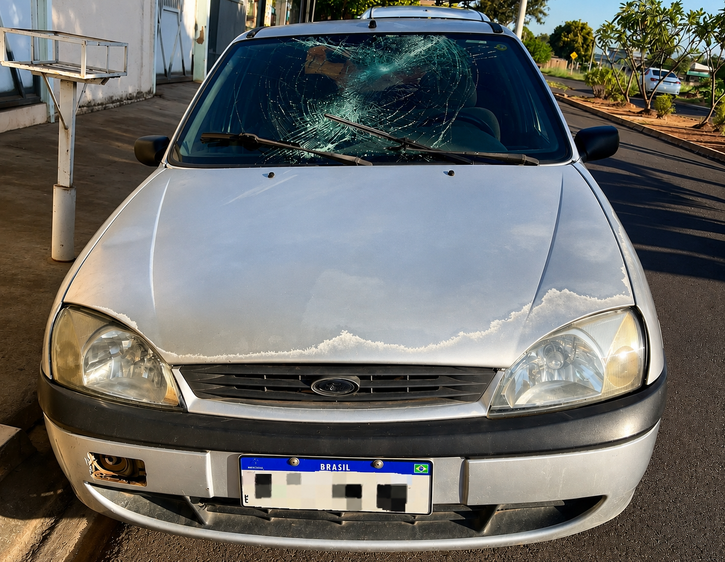 Garoto fica ferido após colisão entre bicicleta e carro no Parque Residencial América