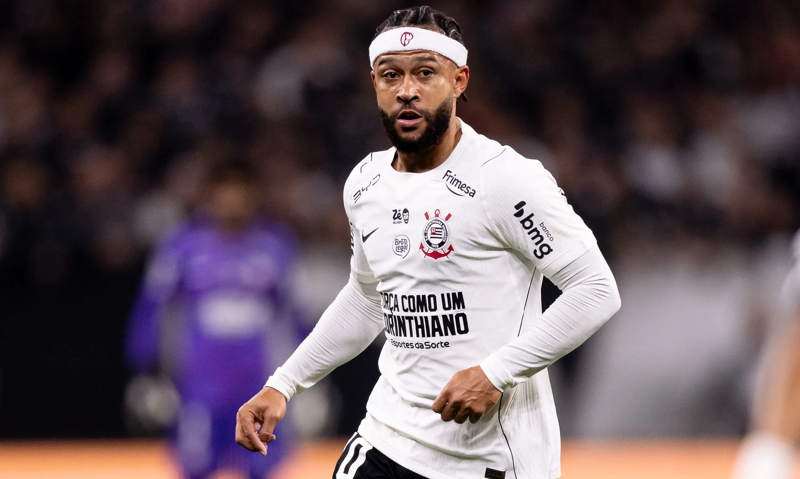 Camarote, Arena e até bônus por Mundial: as exigências de Memphis para renovar com o Timão