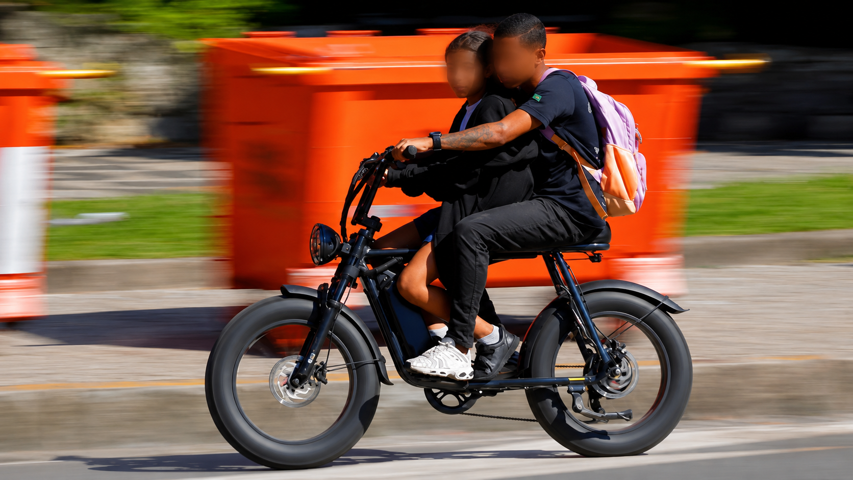 Projetos de lei querem proibir adolescentes de pilotarem bicicletas elétricas no país