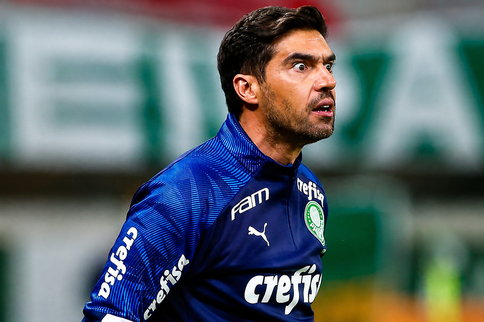 Torcida organizada do Palmeiras perde a paciência e pede "Fora Abel Ferreira" após tropeço
