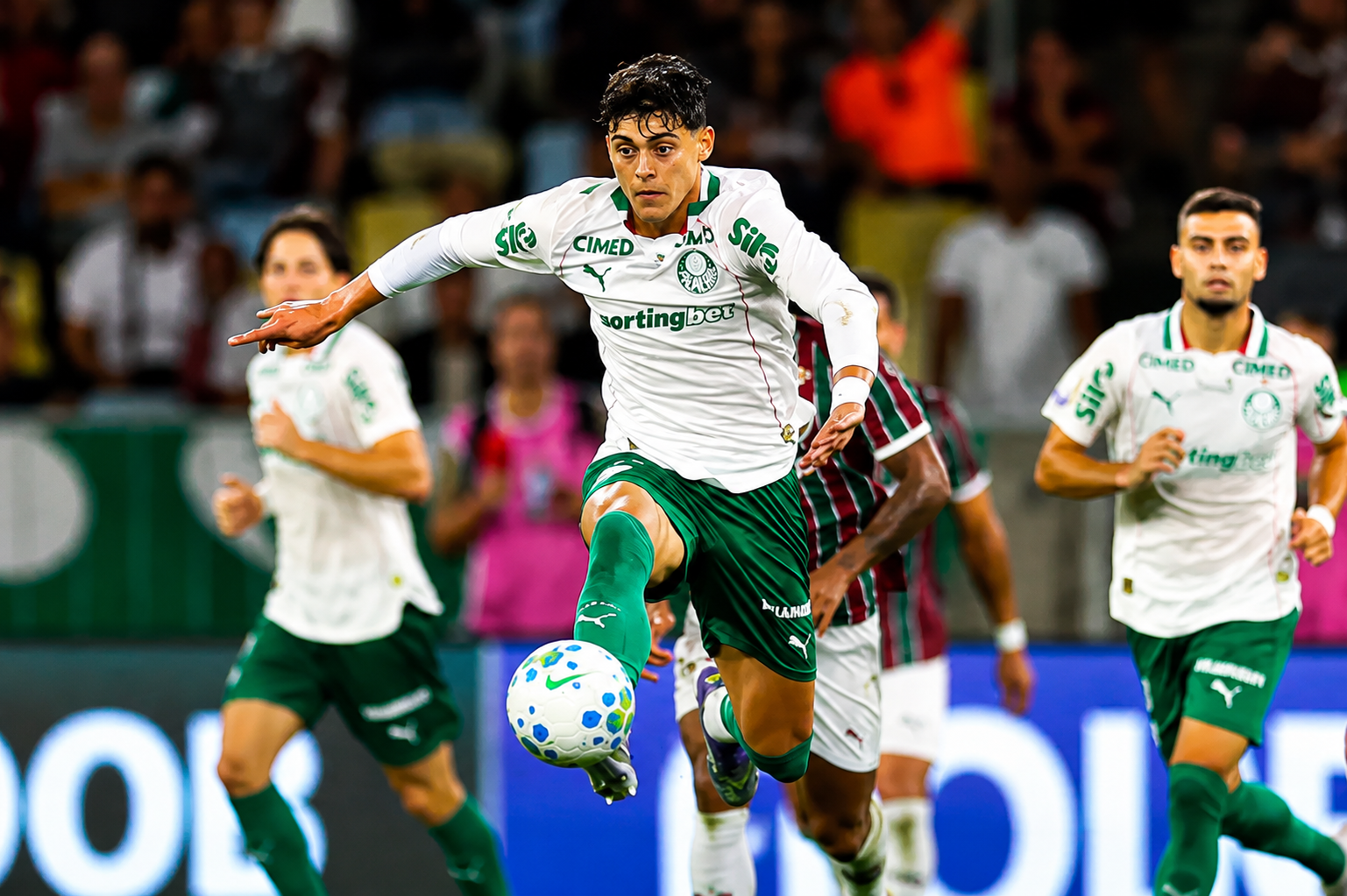 Baque no Verdão! Sosa sofre lesão na coxa e vira desfalque no Palmeiras para decisão contra o Cerro