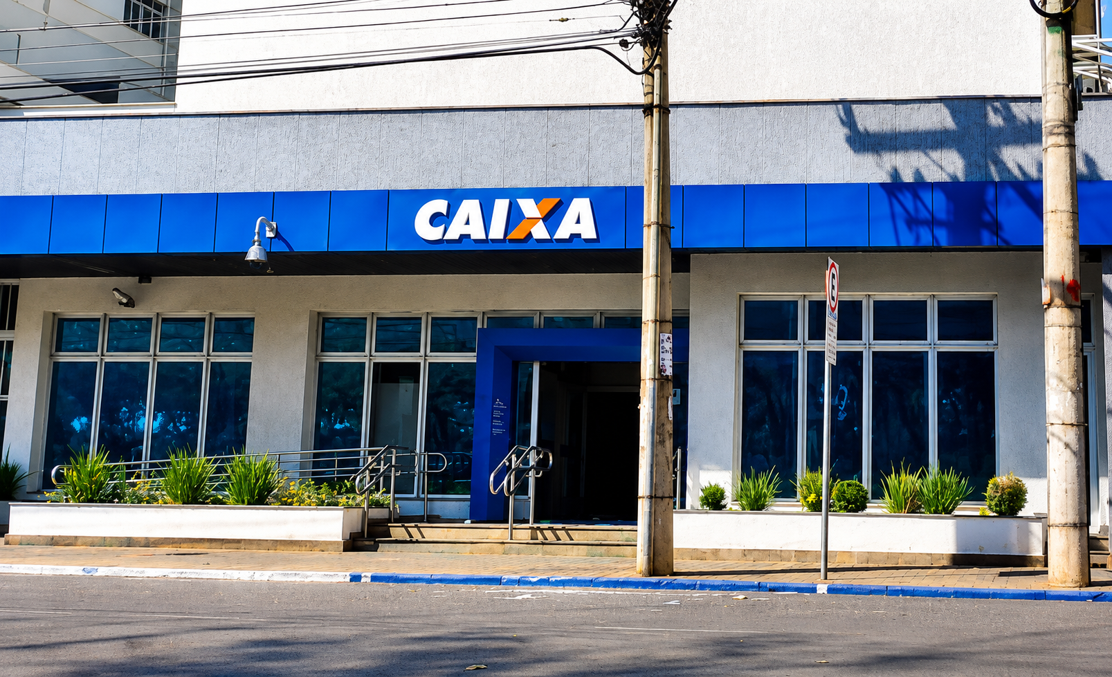 Portas fechadas na Caixa e atraso no BB: mobilizações dos bancários travam agências na região