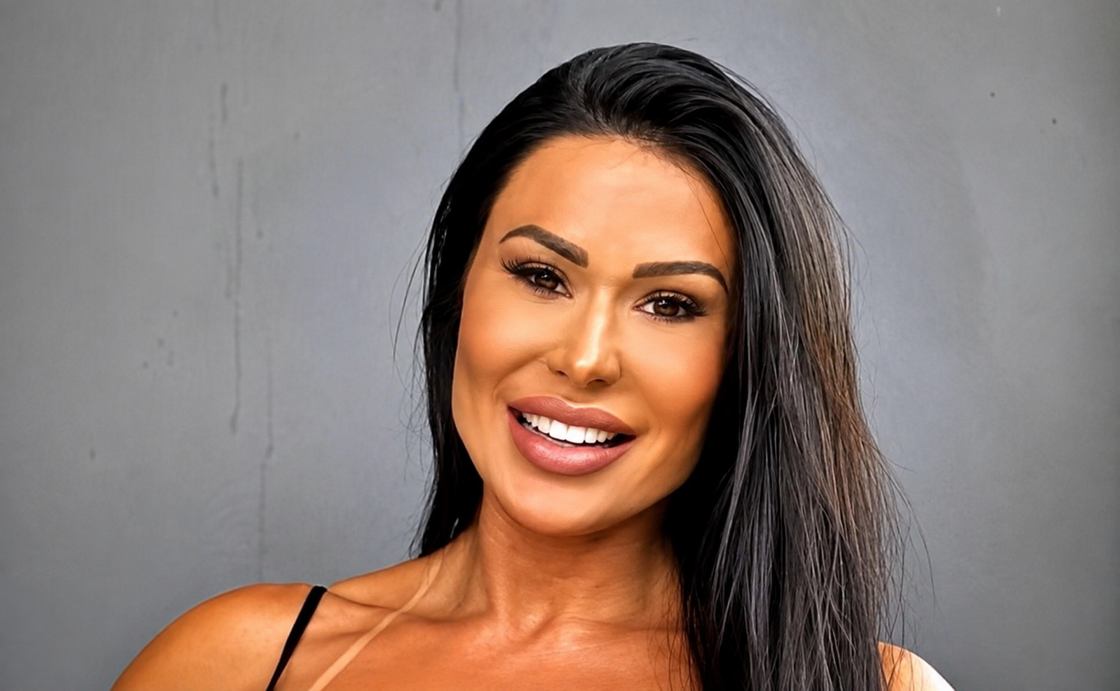 Gracyanne Barbosa quer engravidar! Mas será que o DIU e a dieta maromba atrapalham?