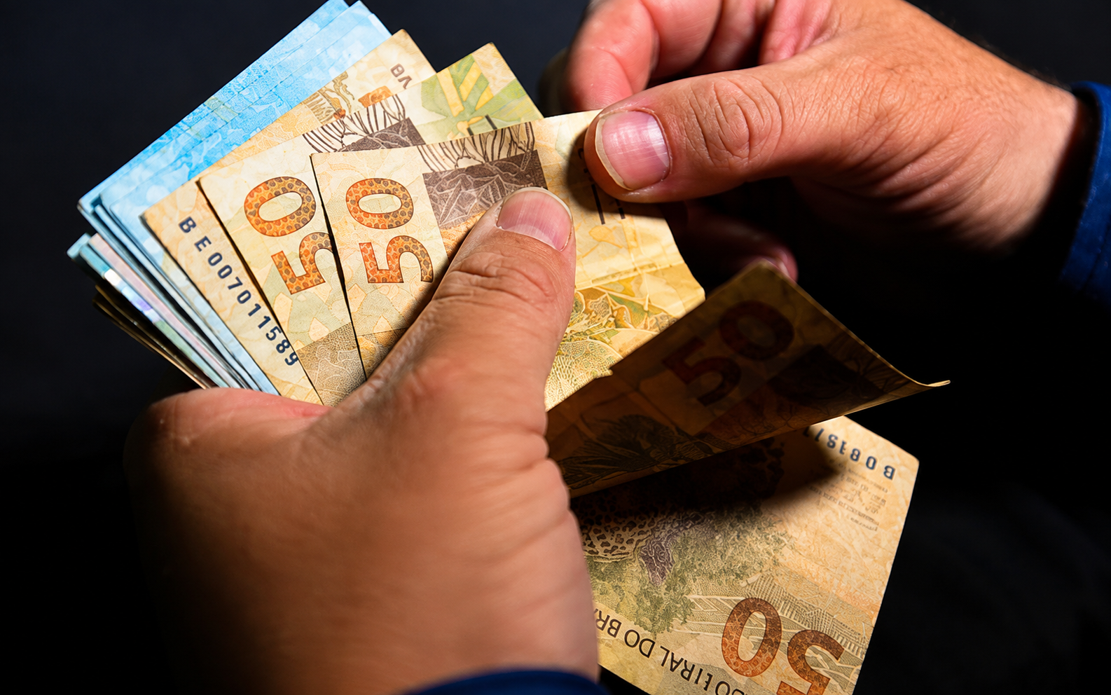 Novo Desenrola Brasil termina nesta segunda-feira (31) com descontos de até 90%