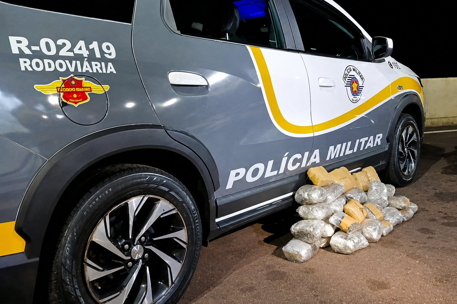 Mulher é presa com quase 20 kg de skunk em mala de ônibus na Marechal Rondon