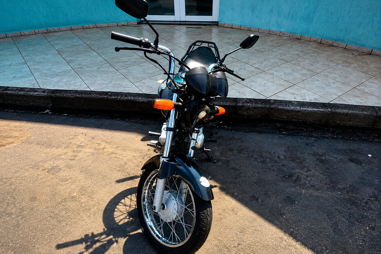 Pedestre de 79 anos é atropelado por moto na Avenida das Rosas, em Birigui