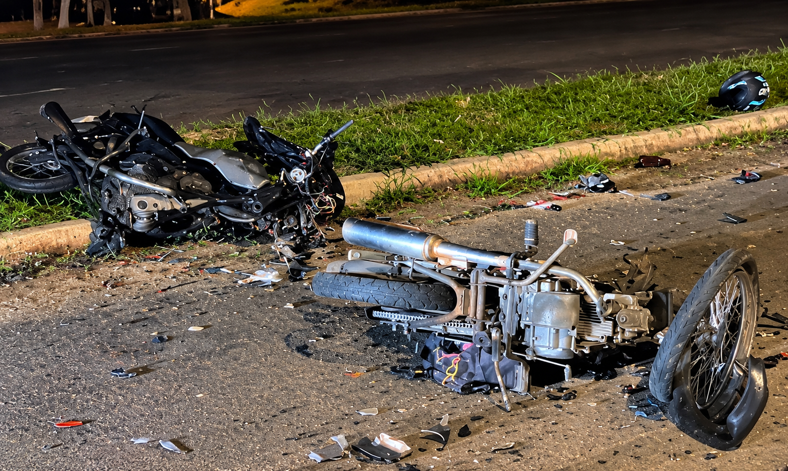 Homem morre depois de bater moto de frente com motoneta