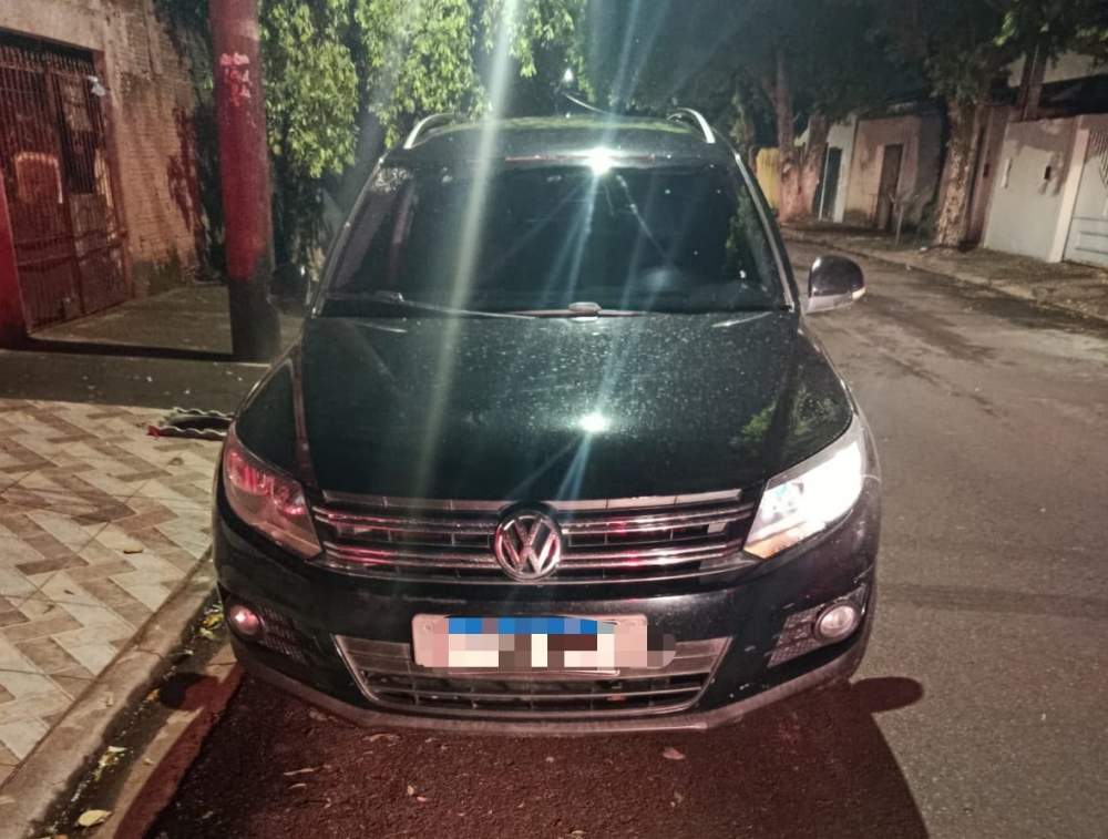 Suspeito abandona Tiguan, pula muros e deixa cocaína para trás em Araçatuba