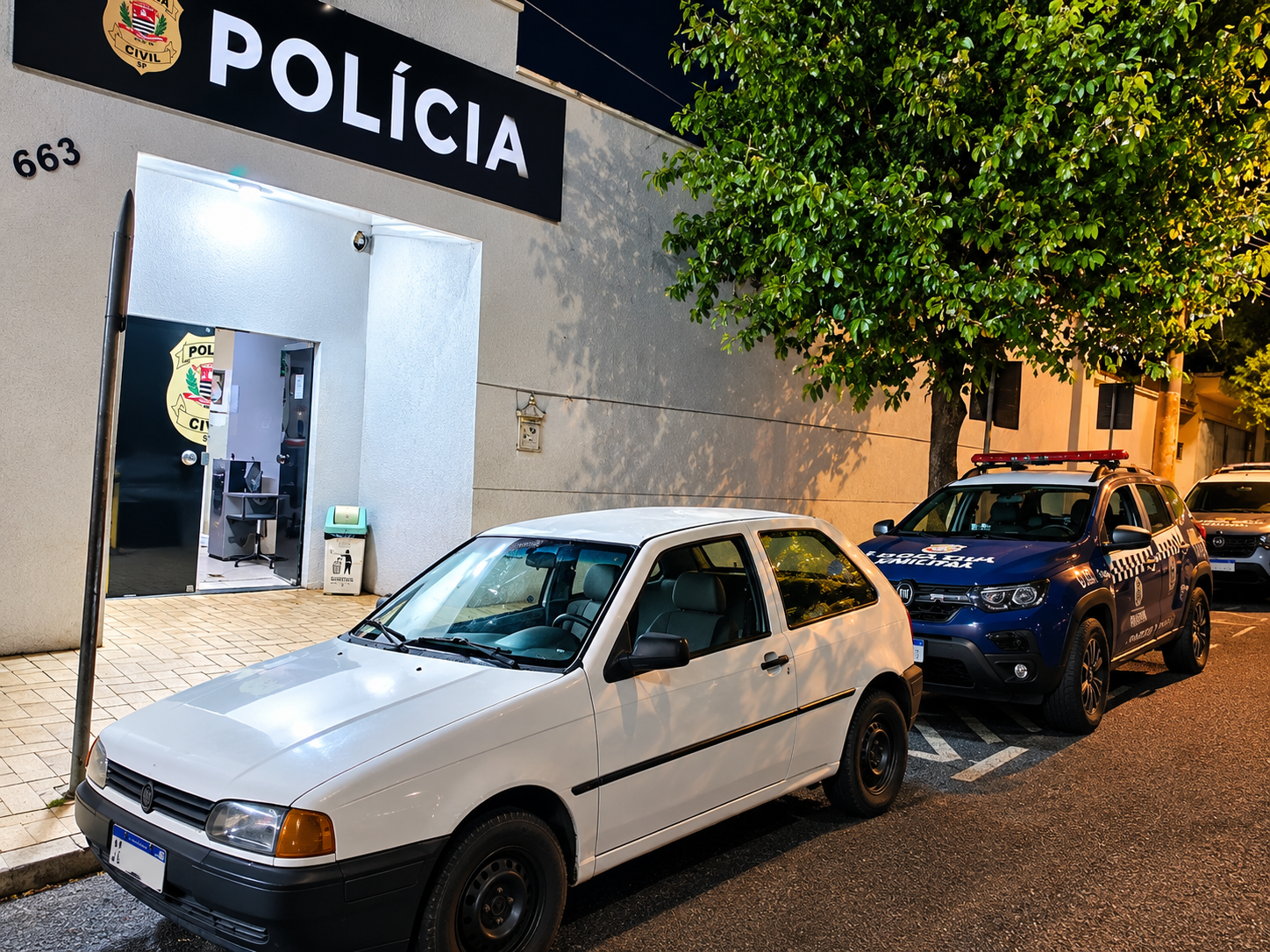 Flagrado no zigue-zague: Motorista bêbado tenta fugir a pé da GCM e acaba preso
