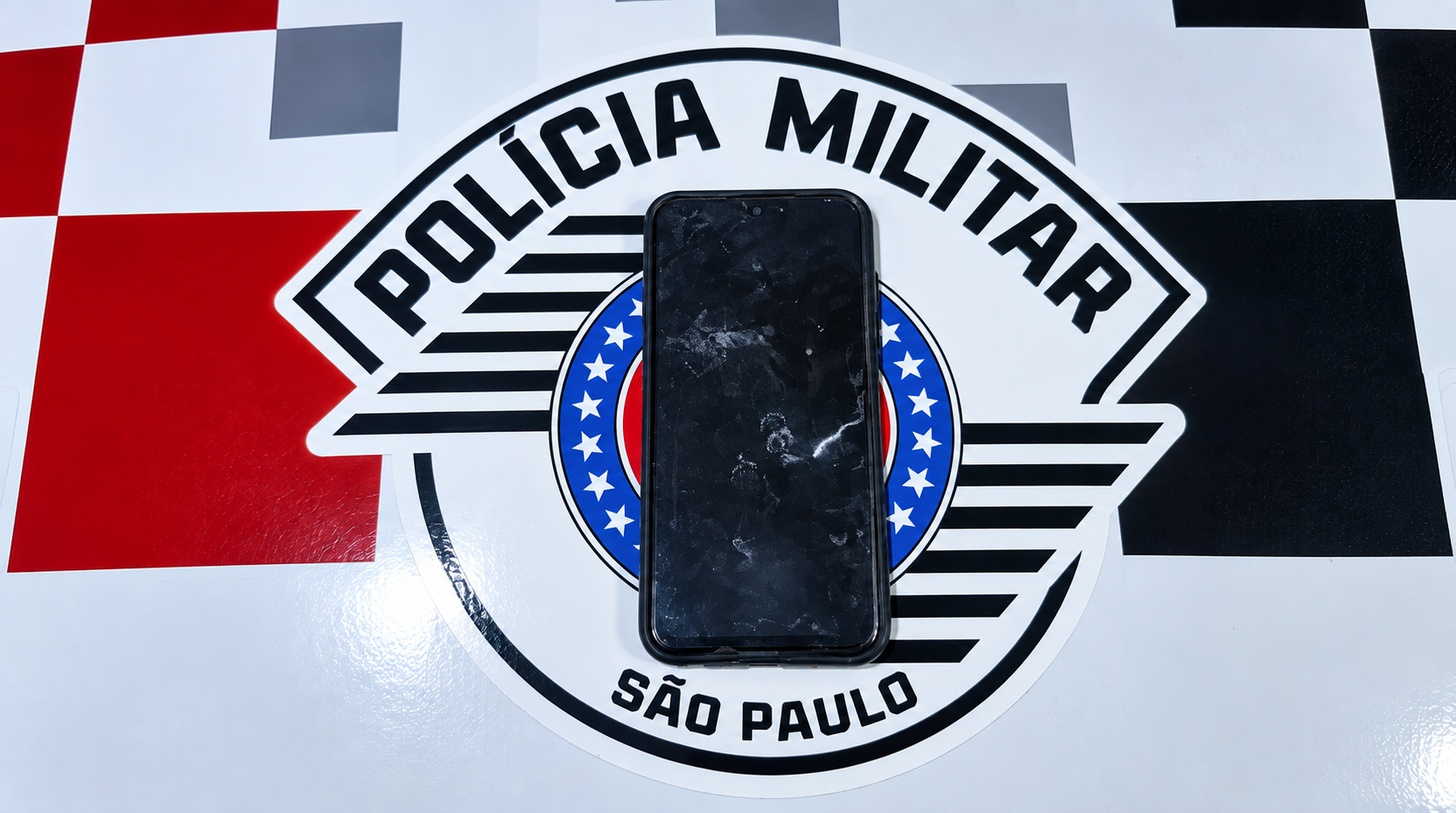 PM rastreia e resgata celular furtado que foi jogado na rua em Birigui