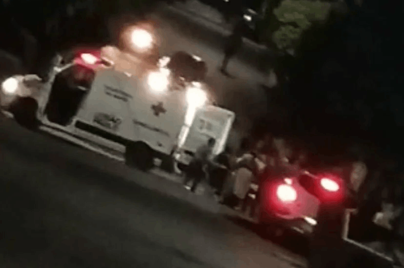 Motociclista de 19 anos fica gravemente ferida após colisão com carro