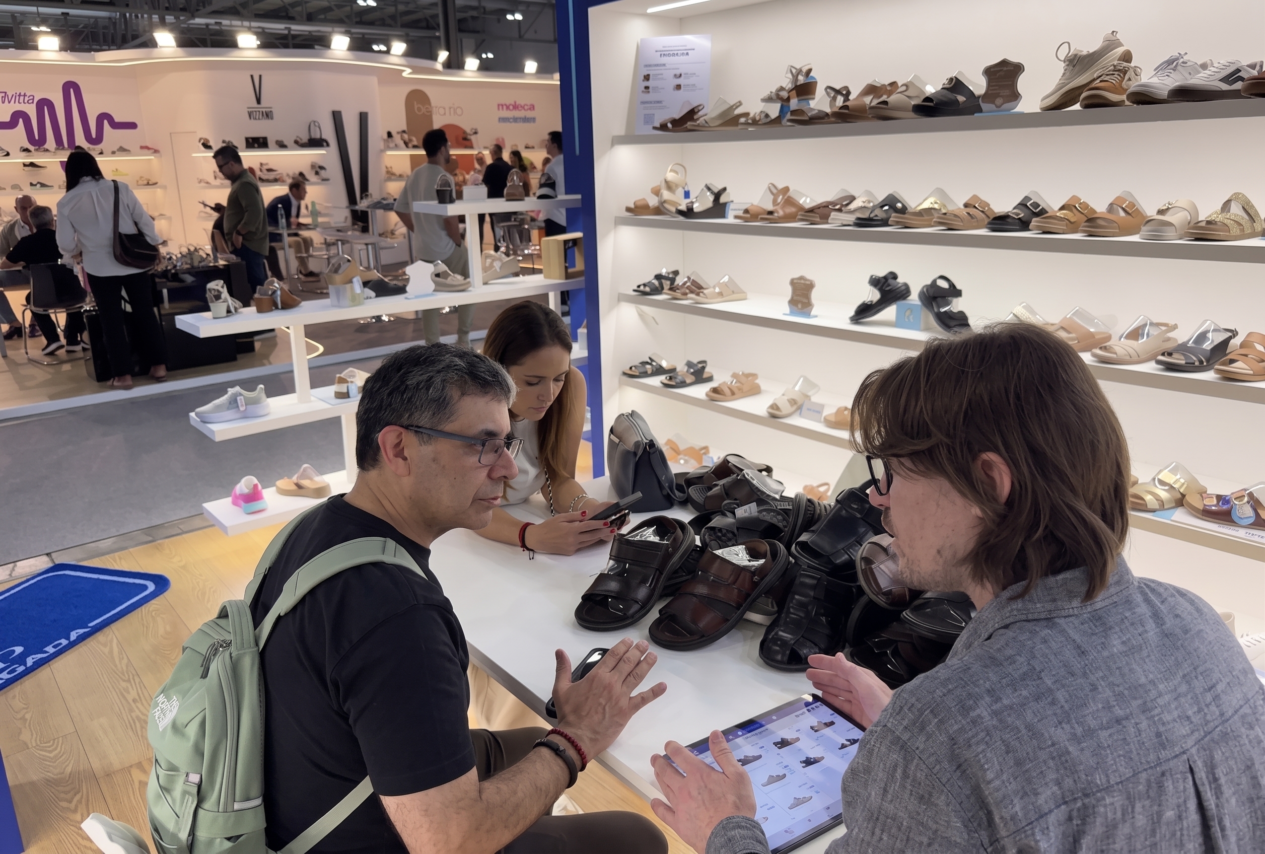 Marcas brasileiras vendem mais de US$ 8,2 milhões em feira de calçados na Itália