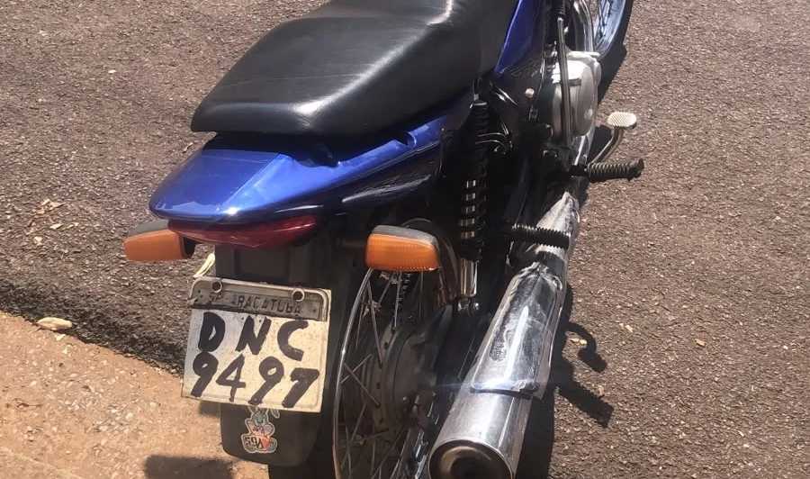 PM dá enquadro em Birigui e flagra moto rodando com placa pintada à mão