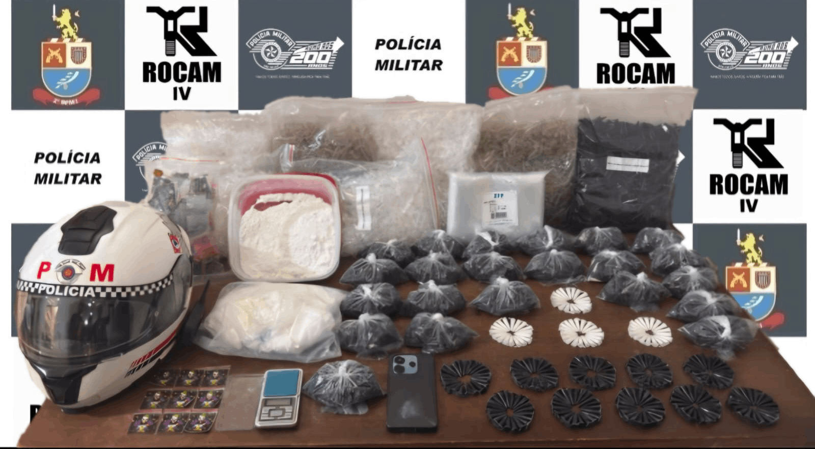 ROCAM estoura depósito do crime com quase 2.500 pinos de cocaína em Birigui