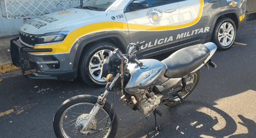 TOR monta o cerco na Teotônio Vilela, pega moto com placa de outra e prende piloto em Birigui