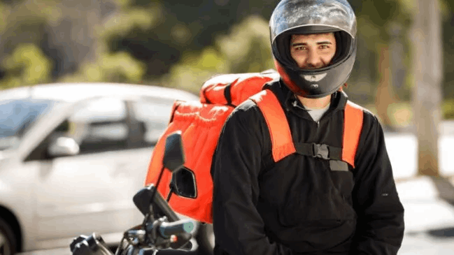 Governo propõe plataforma pública para concorrer com Uber e iFood, com comissão máxima de 10% e valor mínimo por entrega