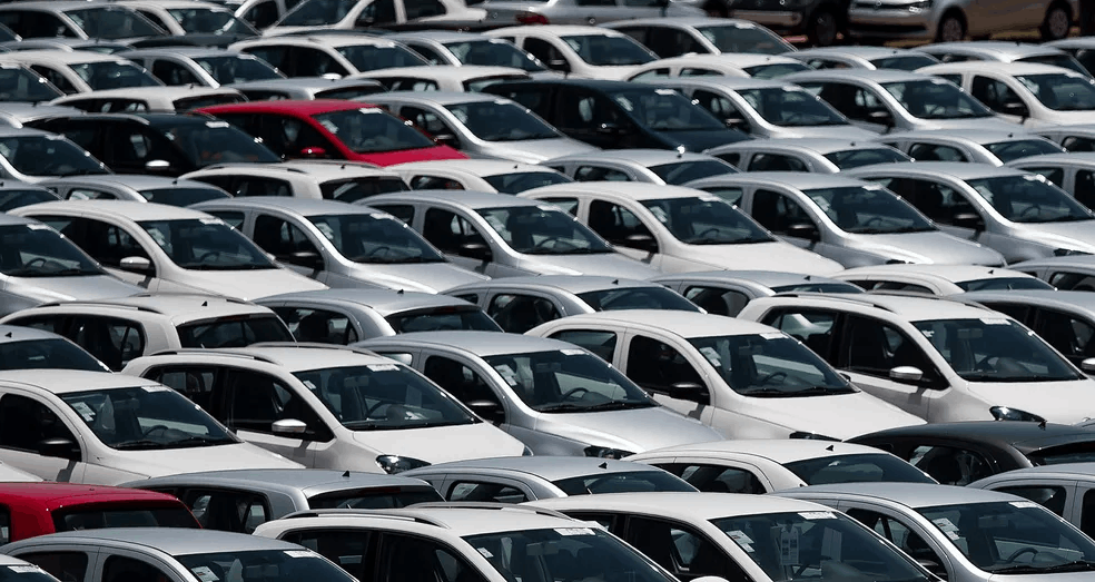 Venda de carros novos vai atingir o maior nível em 12 anos no Brasil