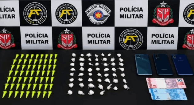 Polícia Militar fecha a banca do tráfico e prende dois jovens em Araçatuba