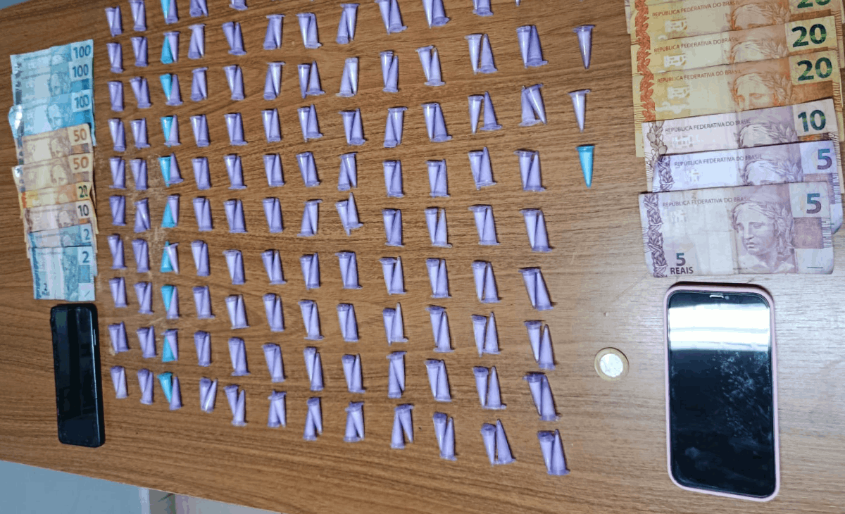 Mulher é presa e adolescente é apreendida com 245 pinos de cocaína em Araçatuba