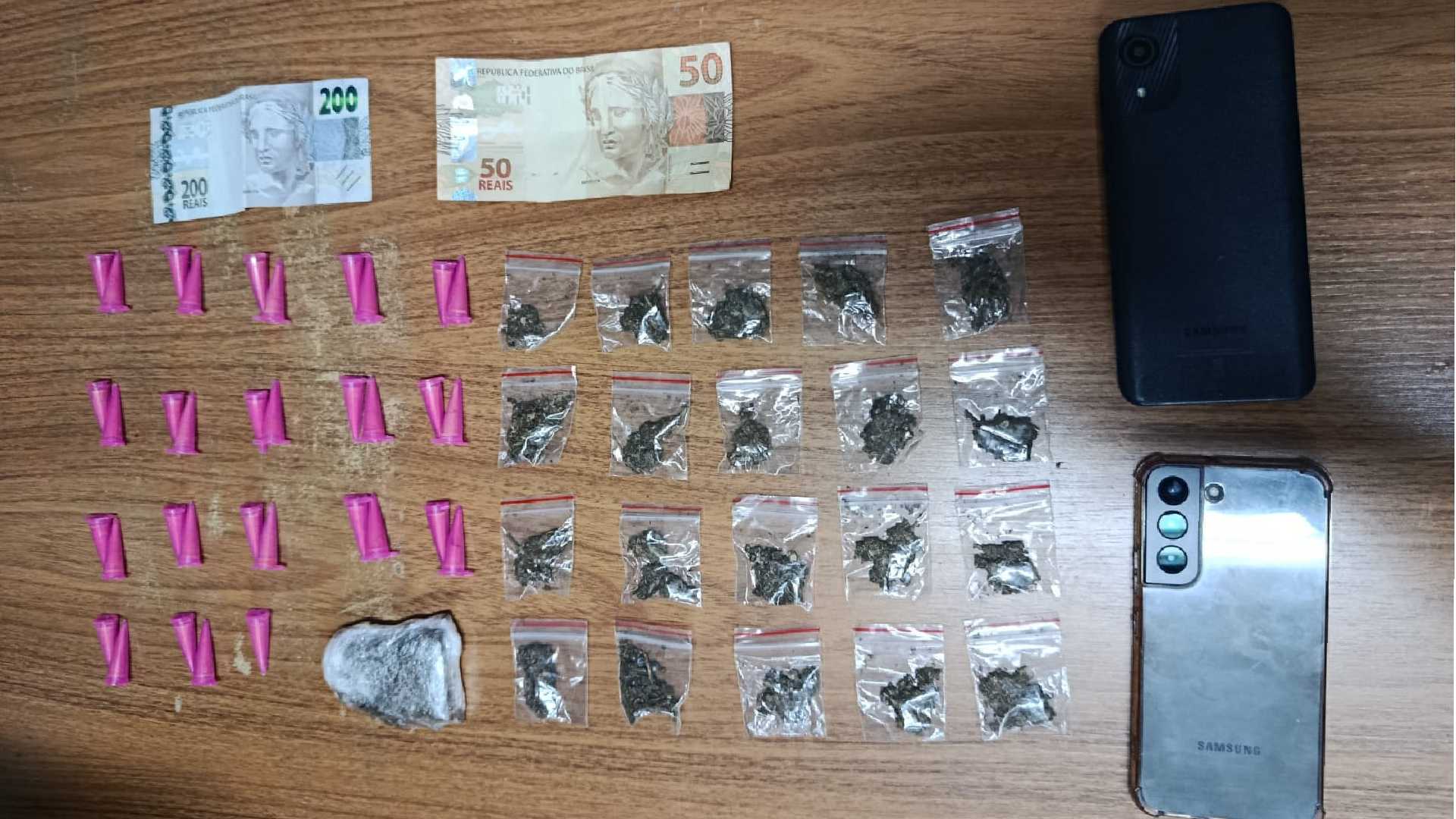 Denúncia leva PM a casa e homem acaba preso por tráfico de drogas em Araçatuba