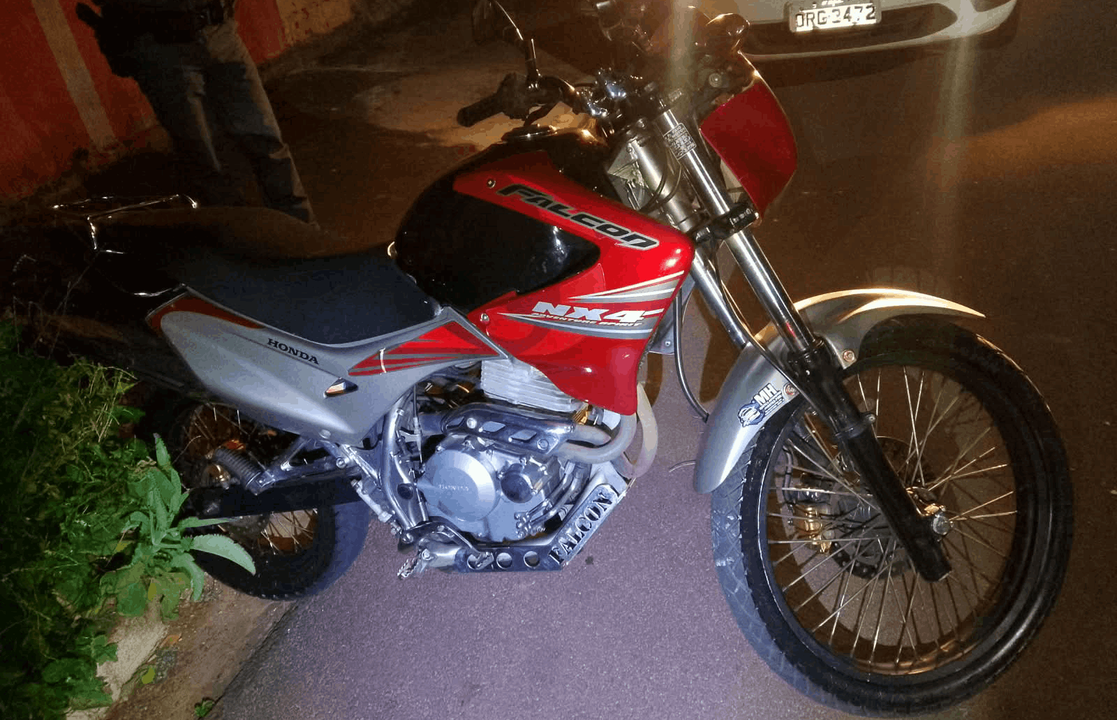 'PLACA TROCADA': PM apreende Honda Falcon adulterada em Bilac
